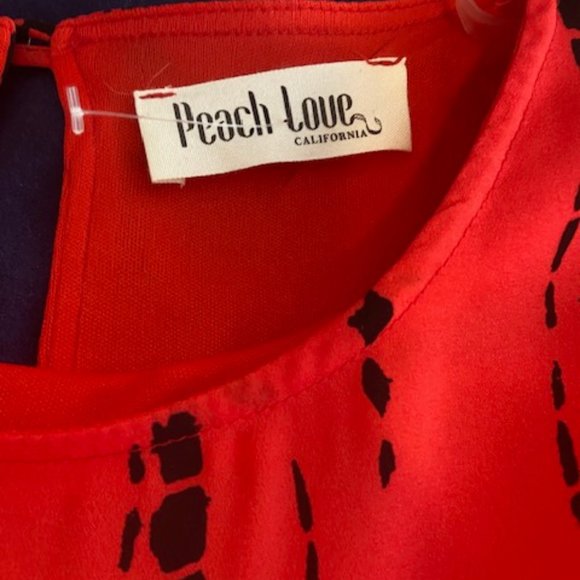 Red flutter sleeve dress with black pattern - L - Peach Love California - Picture 3 of 3